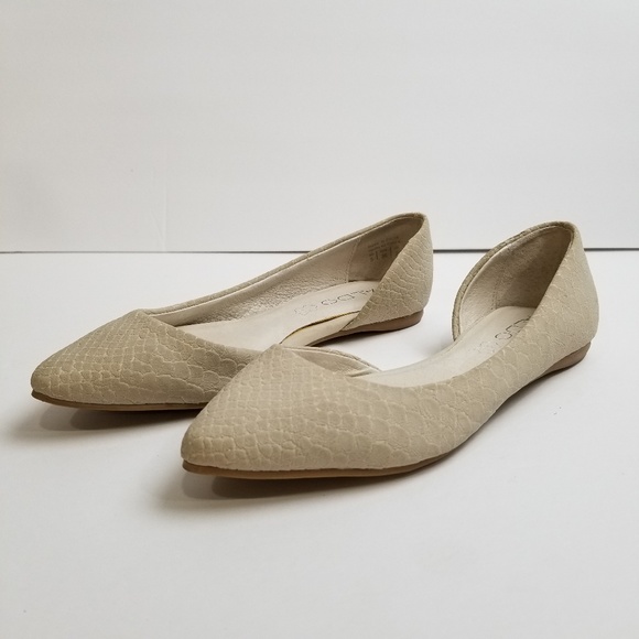 Aldo Shoes - Aldo Beige Flats Size 5